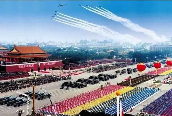 慶祝祖國輝煌，50周年國慶大閱兵高清完整版回顧，慶祝祖國輝煌，國慶大閱兵高清完整版回顧，共襄五十周年慶典盛況
