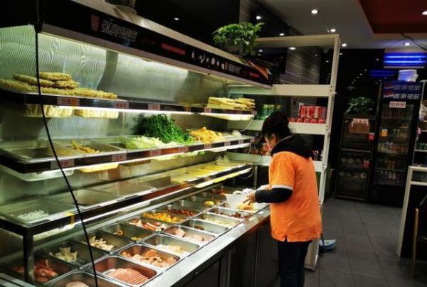 接到了一位身高達2米的客人，服務(wù)體驗的優(yōu)化與挑戰(zhàn)，身高達兩米客人的服務(wù)體驗優(yōu)化與挑戰(zhàn)