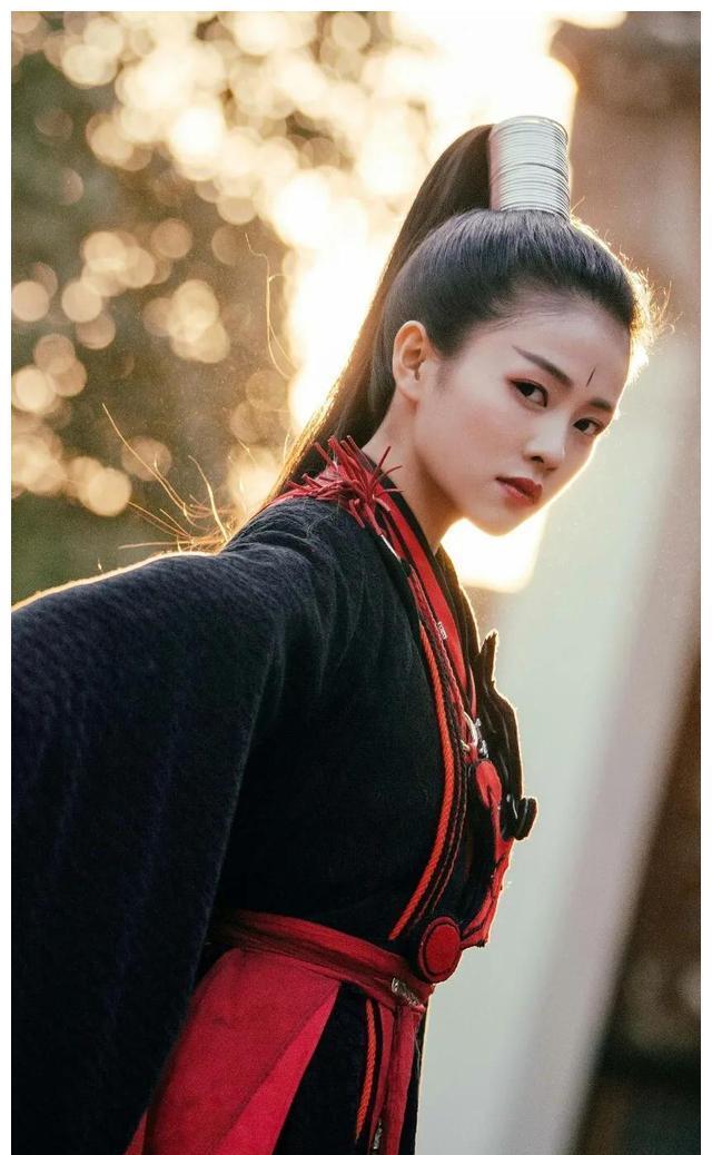 任嘉倫與白鹿，深度解讀兩位明星的碰撞，引發(fā)粉絲熱議的背后原因，任嘉倫與白鹿，明星碰撞背后的熱議焦點解讀，粉絲熱議原因揭秘