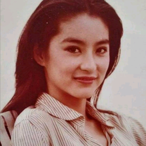 港臺(tái)女明星顏值排行，美輪美奐的星光璀璨，港臺(tái)女明星顏值排行榜，星光璀璨的美貌榜單