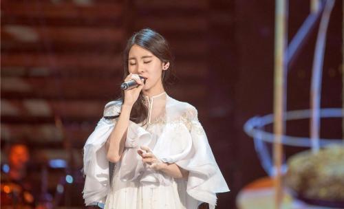 演員張碧晨個人資料，深度解析其生平、事業(yè)與成就，張碧晨生平、事業(yè)與成就深度解析，從個人資料看她的輝煌歷程