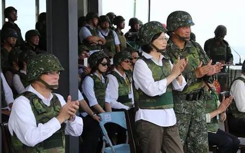 凌晨臺海突然行動，深度解析背后的原因與意義，凌晨臺海行動揭秘，背后原因與意義深度解析