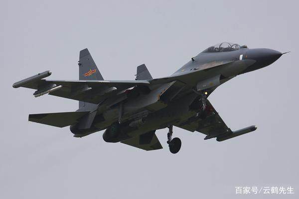 殲十五與殲十六，深入解析兩款戰(zhàn)斗機的區(qū)別，殲十五與殲十六，兩款戰(zhàn)斗機的深入解析與區(qū)別探究