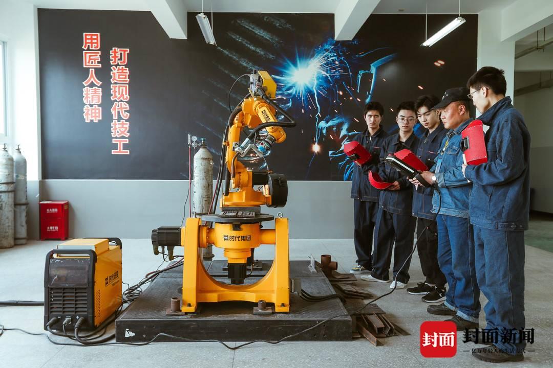 2025精準(zhǔn)資料免費大全，一站式獲取最新資源秘籍，2025精準(zhǔn)資料免費大全，一站式獲取最新資源秘籍手冊