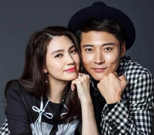 洪欣張丹峰最新現(xiàn)狀，演藝事業(yè)蓬勃發(fā)展，家庭生活幸福滿滿，洪欣張丹峰現(xiàn)狀，事業(yè)家庭雙豐收，幸福滿滿